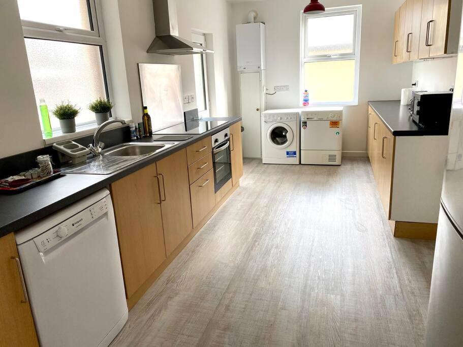 Eden Stay 5 Bedroom House Morecambe Exterior photo